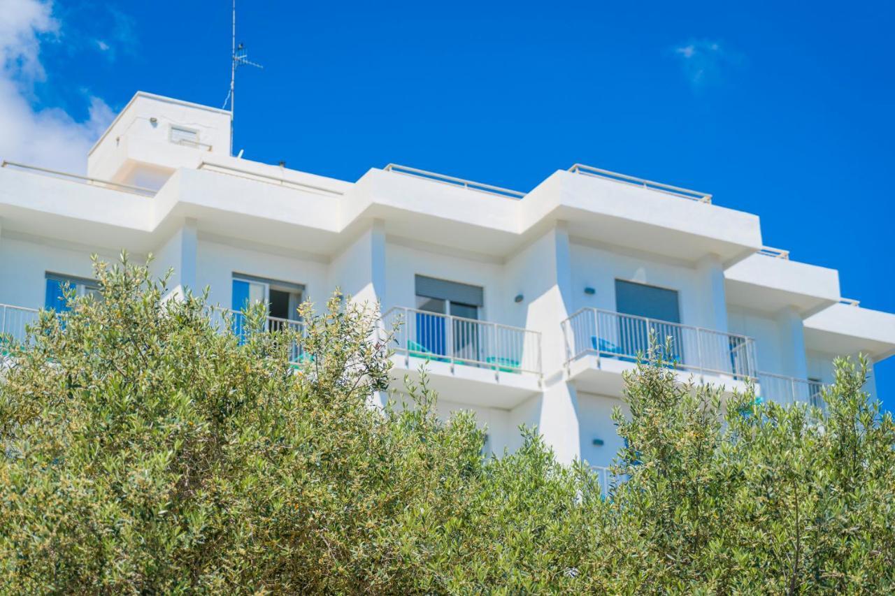 Hotel Orsa Maggiore Castro  Exterior photo